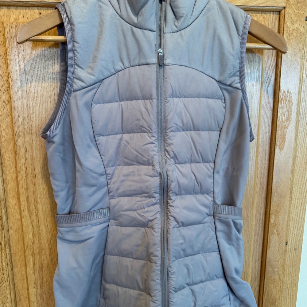 Light Gray Lululemon Down For It All Vest in Size 6 EUC